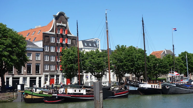 Dordrecht photo 1